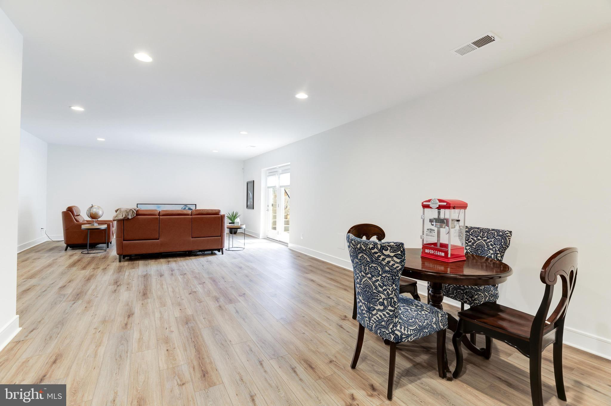 41490 BEDFORD FALLS COURT