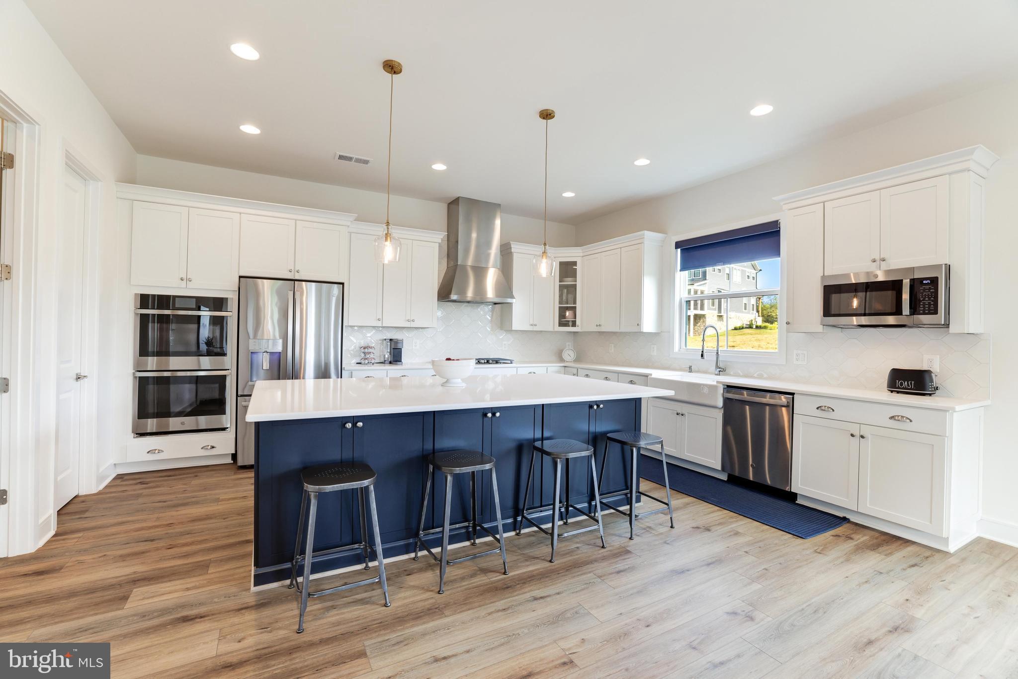 41490 BEDFORD FALLS COURT