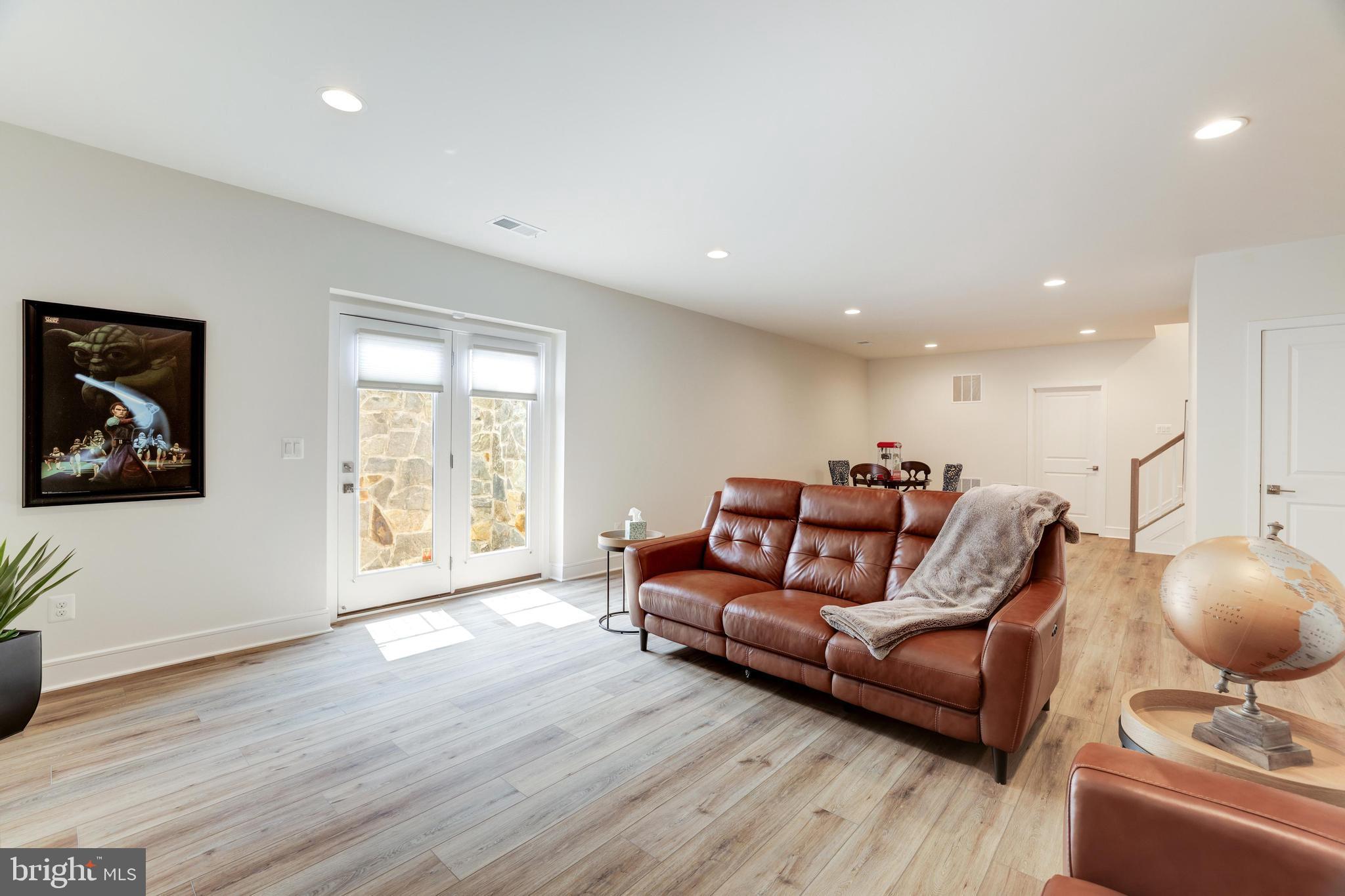 41490 BEDFORD FALLS COURT