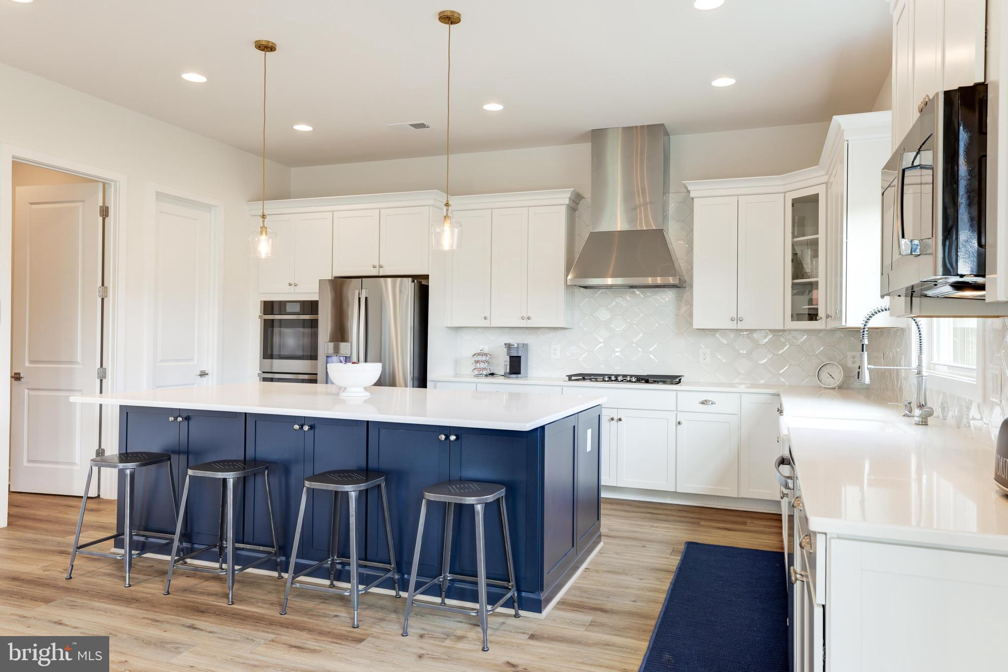 41490 BEDFORD FALLS COURT