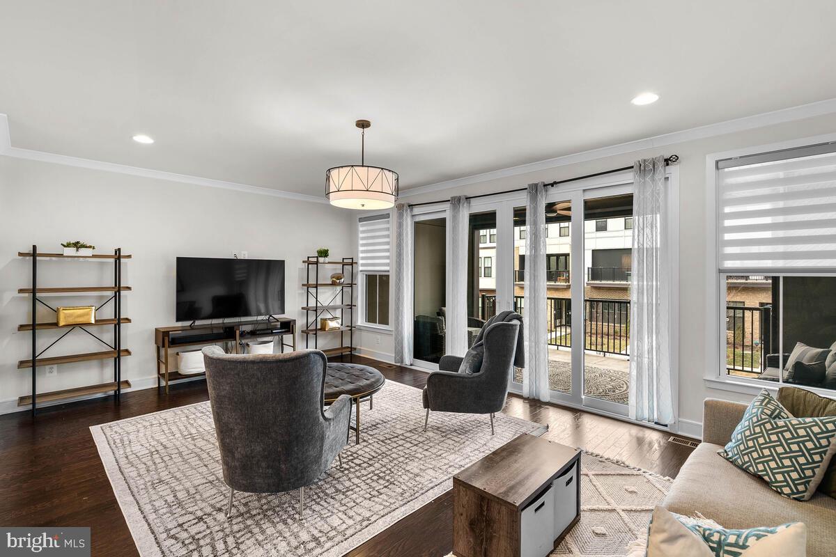 23049 COTTONWILLOW SQUARE