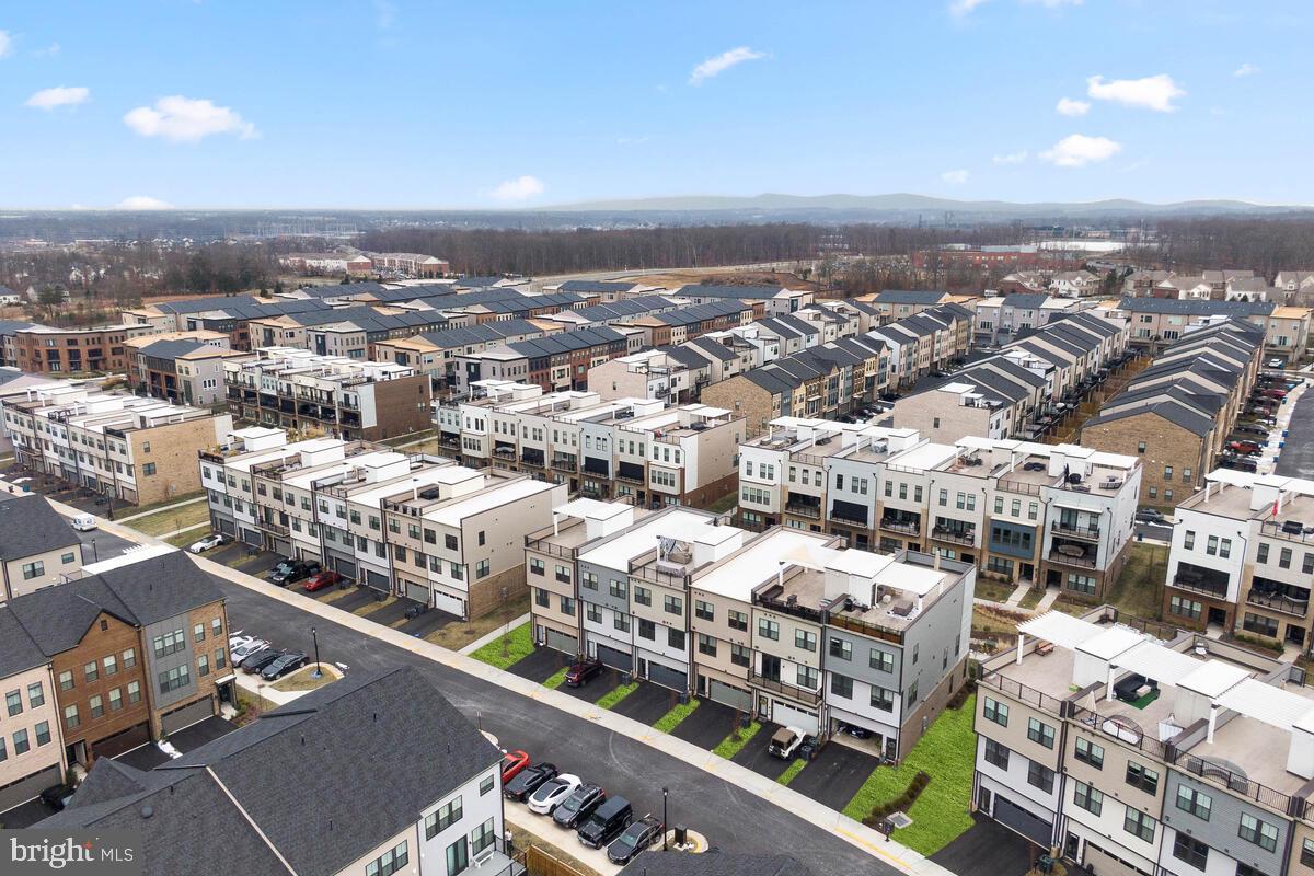 23049 COTTONWILLOW SQUARE