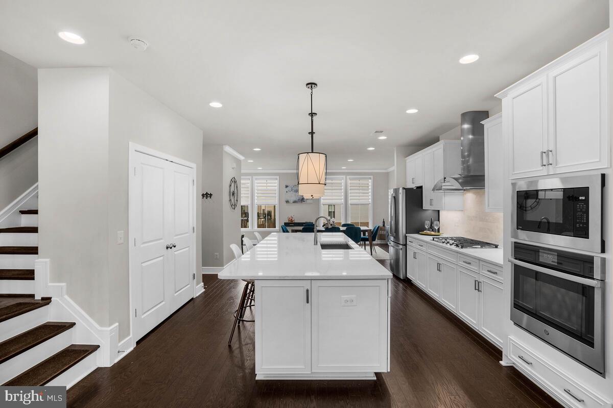 23049 COTTONWILLOW SQUARE