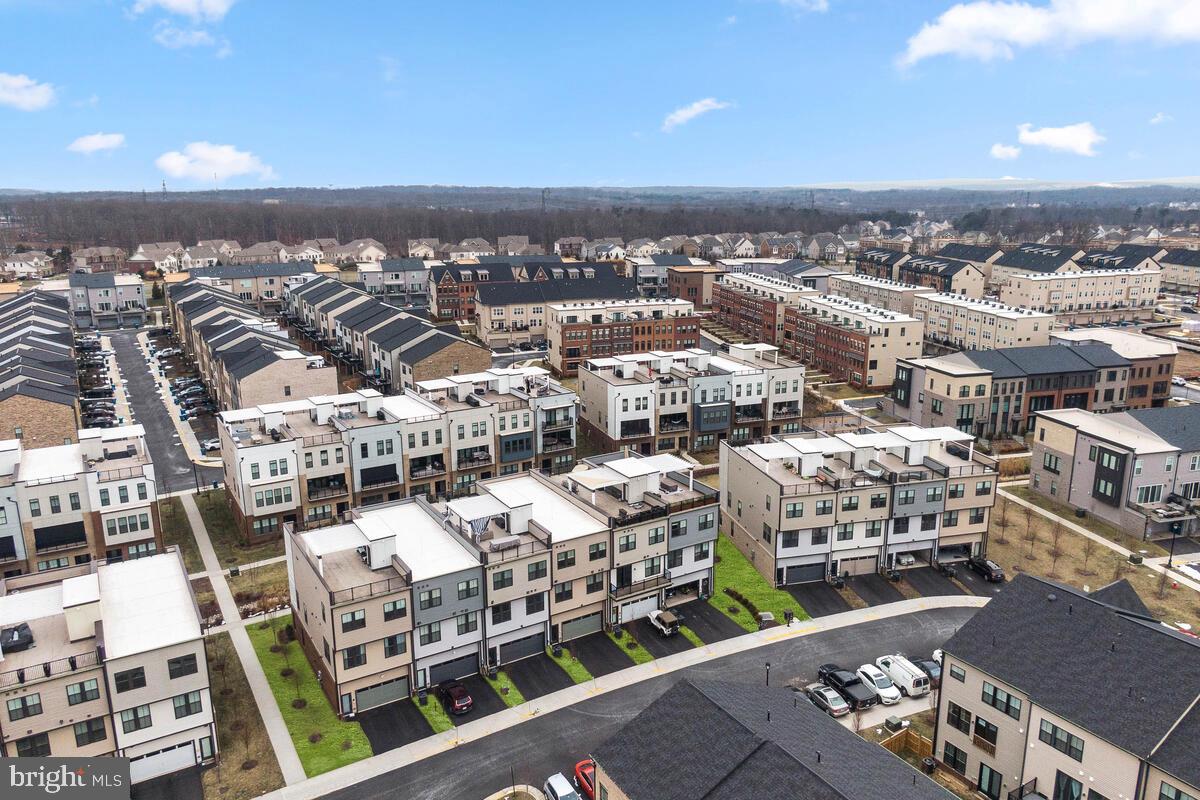 23049 COTTONWILLOW SQUARE