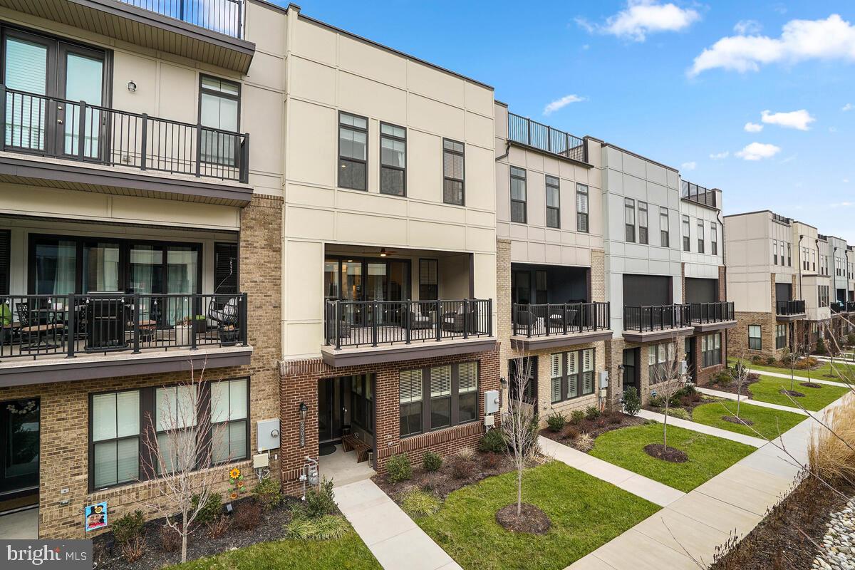 23049 COTTONWILLOW SQUARE