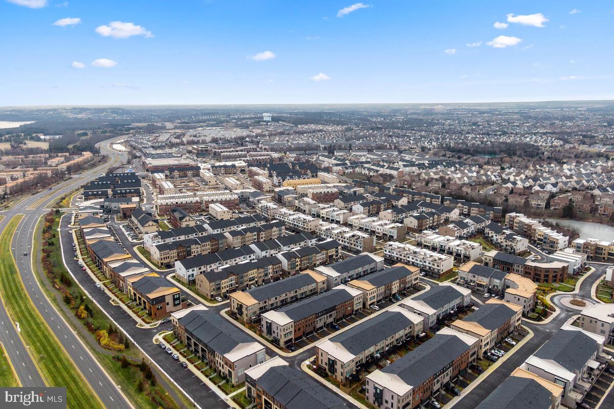 23049 COTTONWILLOW SQUARE