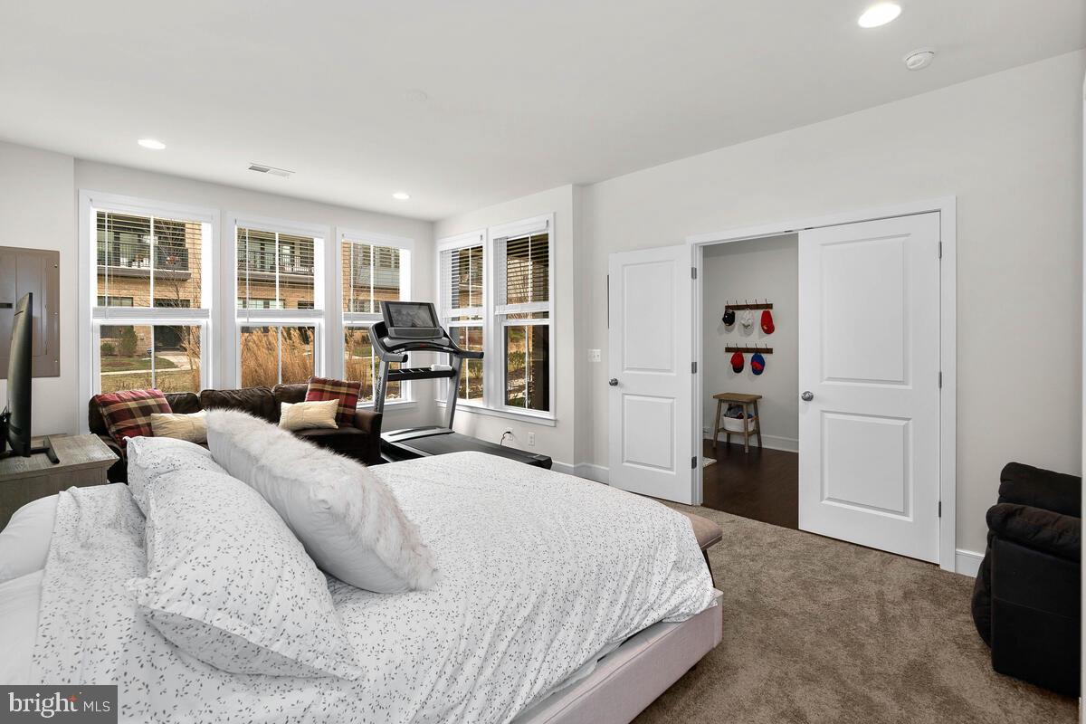 23049 COTTONWILLOW SQUARE