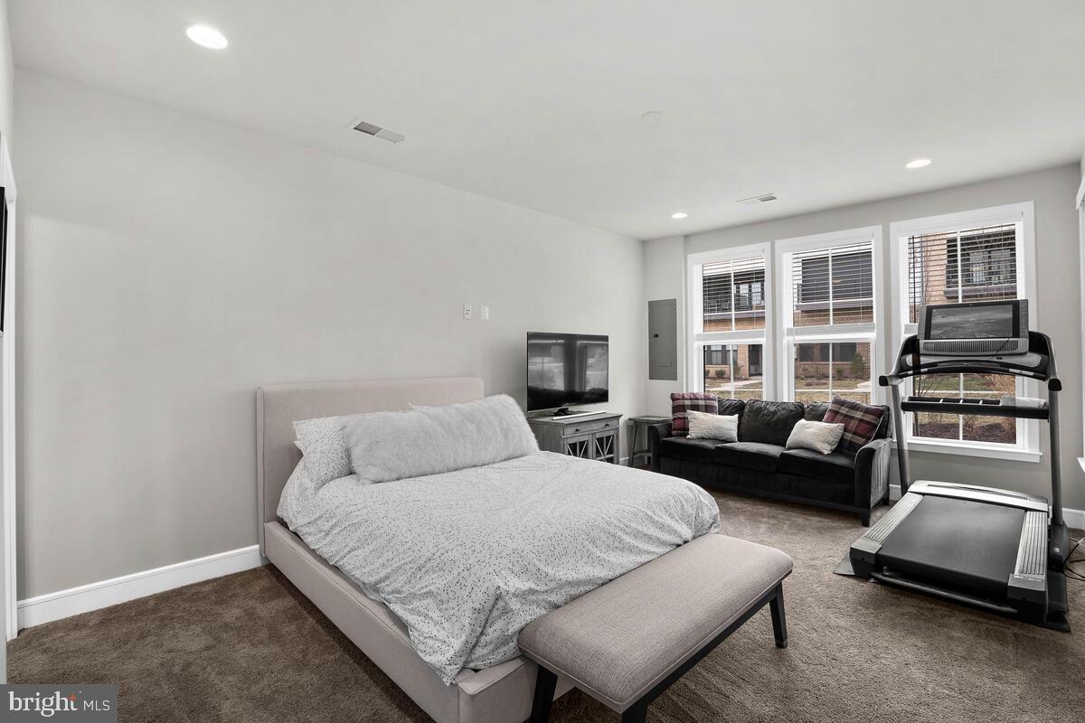 23049 COTTONWILLOW SQUARE