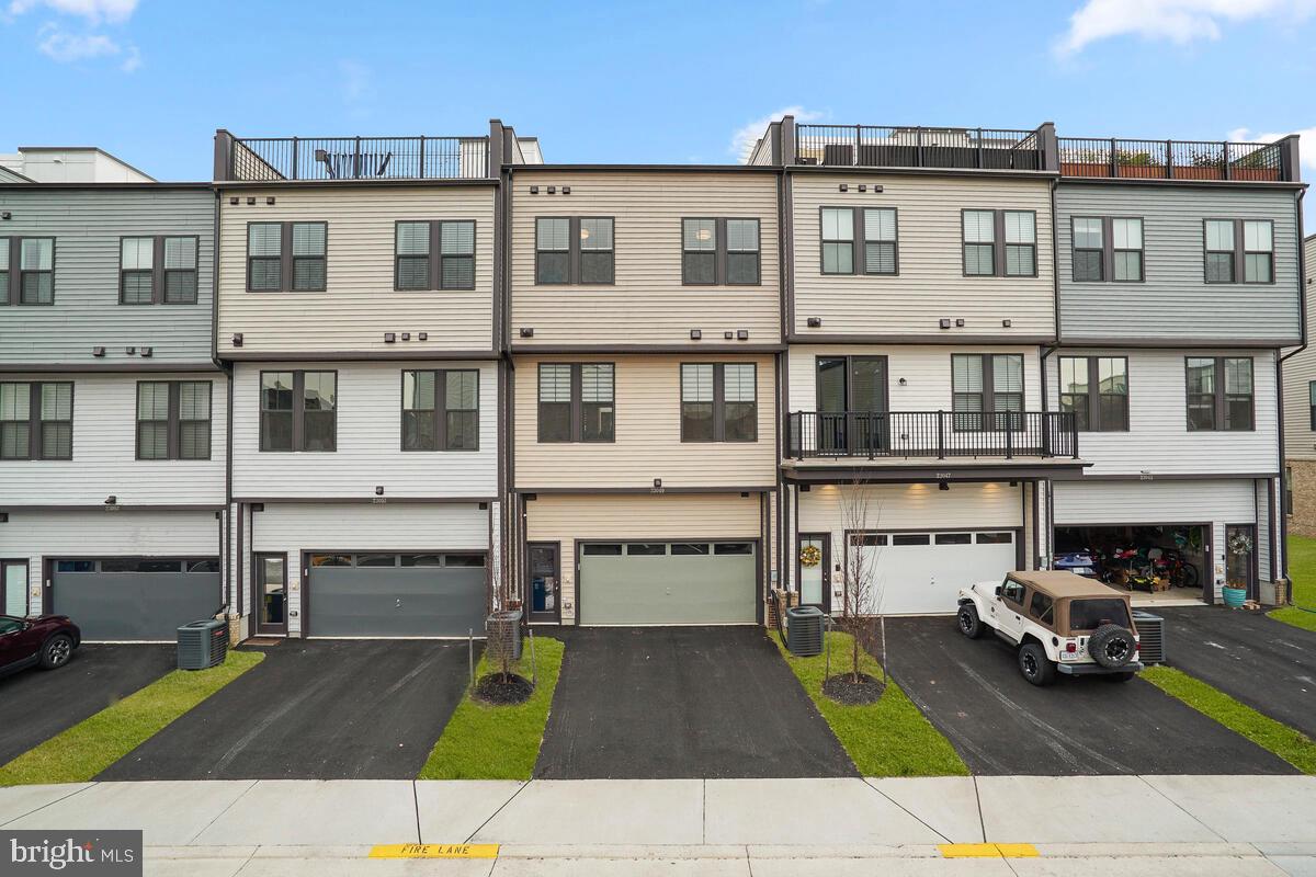 23049 COTTONWILLOW SQUARE