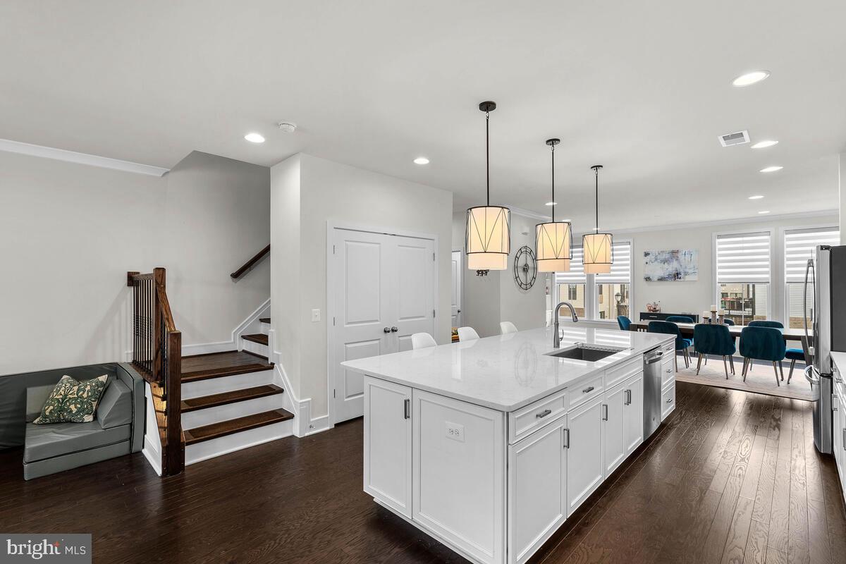 23049 COTTONWILLOW SQUARE