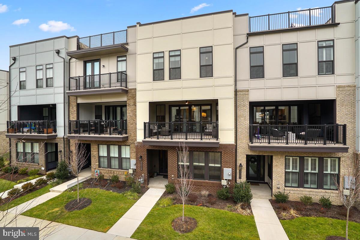 23049 COTTONWILLOW SQUARE