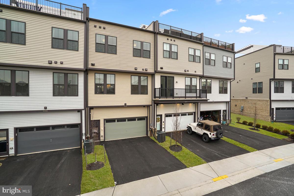 23049 COTTONWILLOW SQUARE