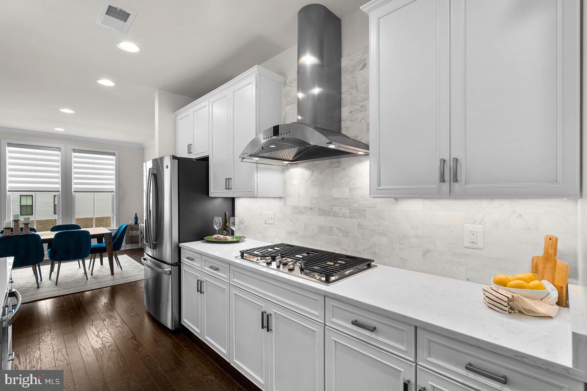 23049 COTTONWILLOW SQUARE