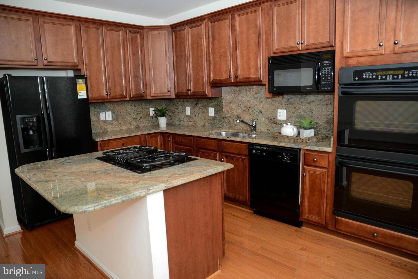 41898 CINNABAR SQUARE