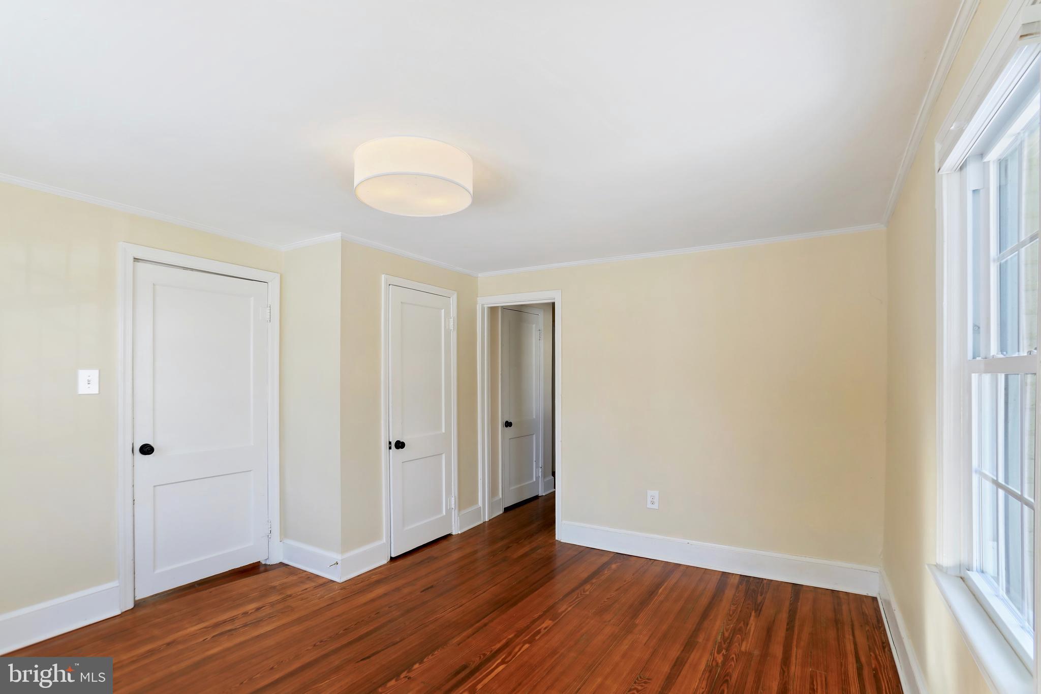 391 E COLONIAL HIGHWAY