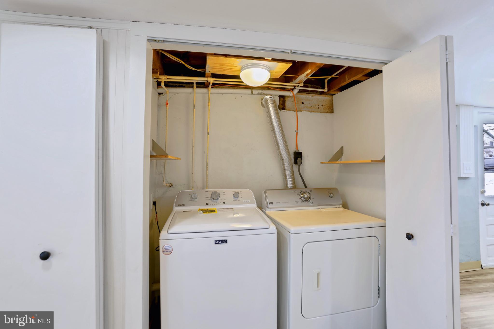 391 E COLONIAL HIGHWAY