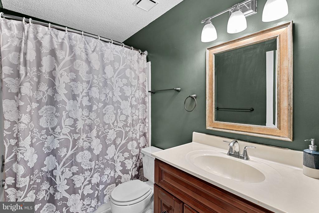 1115 HUNTMASTER TERRACE NE 202