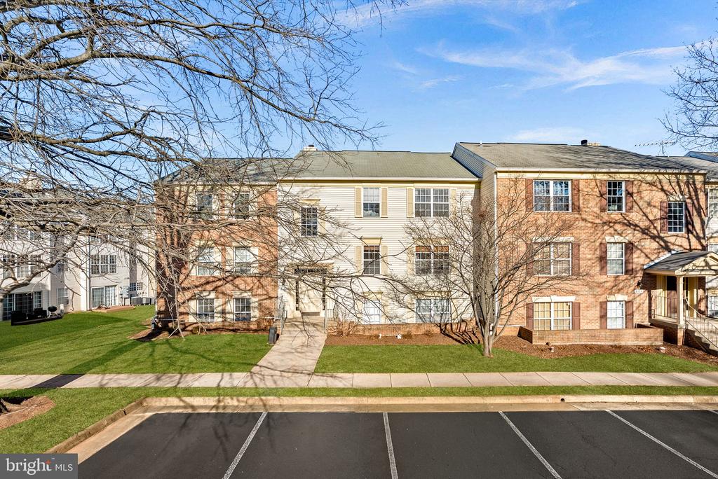 1115 HUNTMASTER TERRACE NE 202