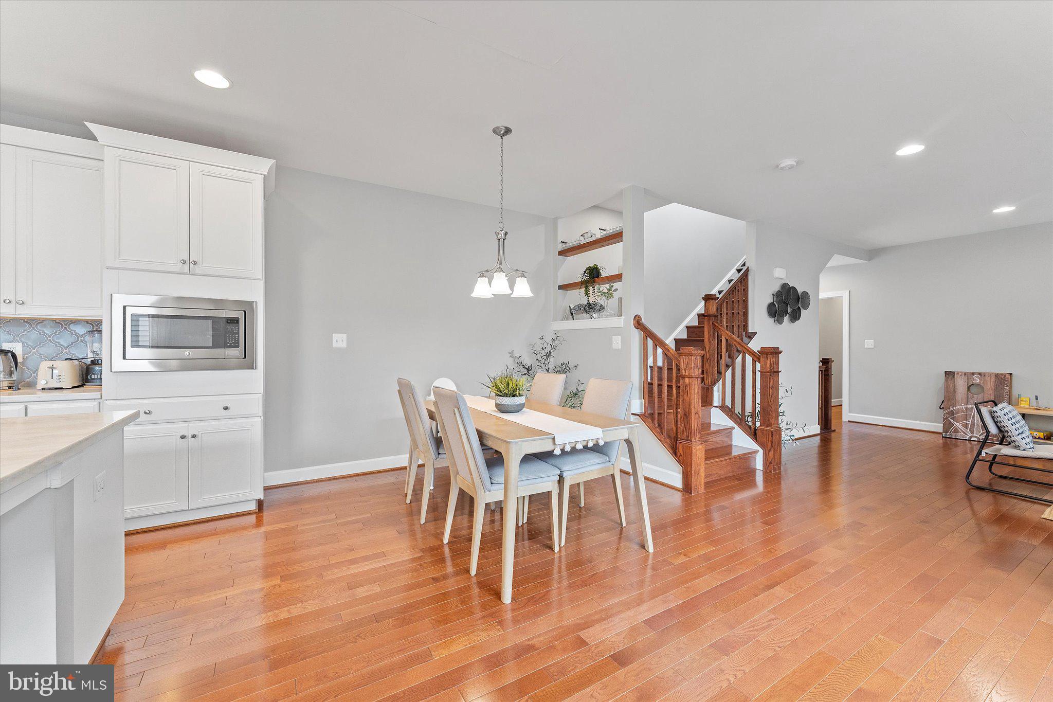 20433 SAVIN HILL DRIVE