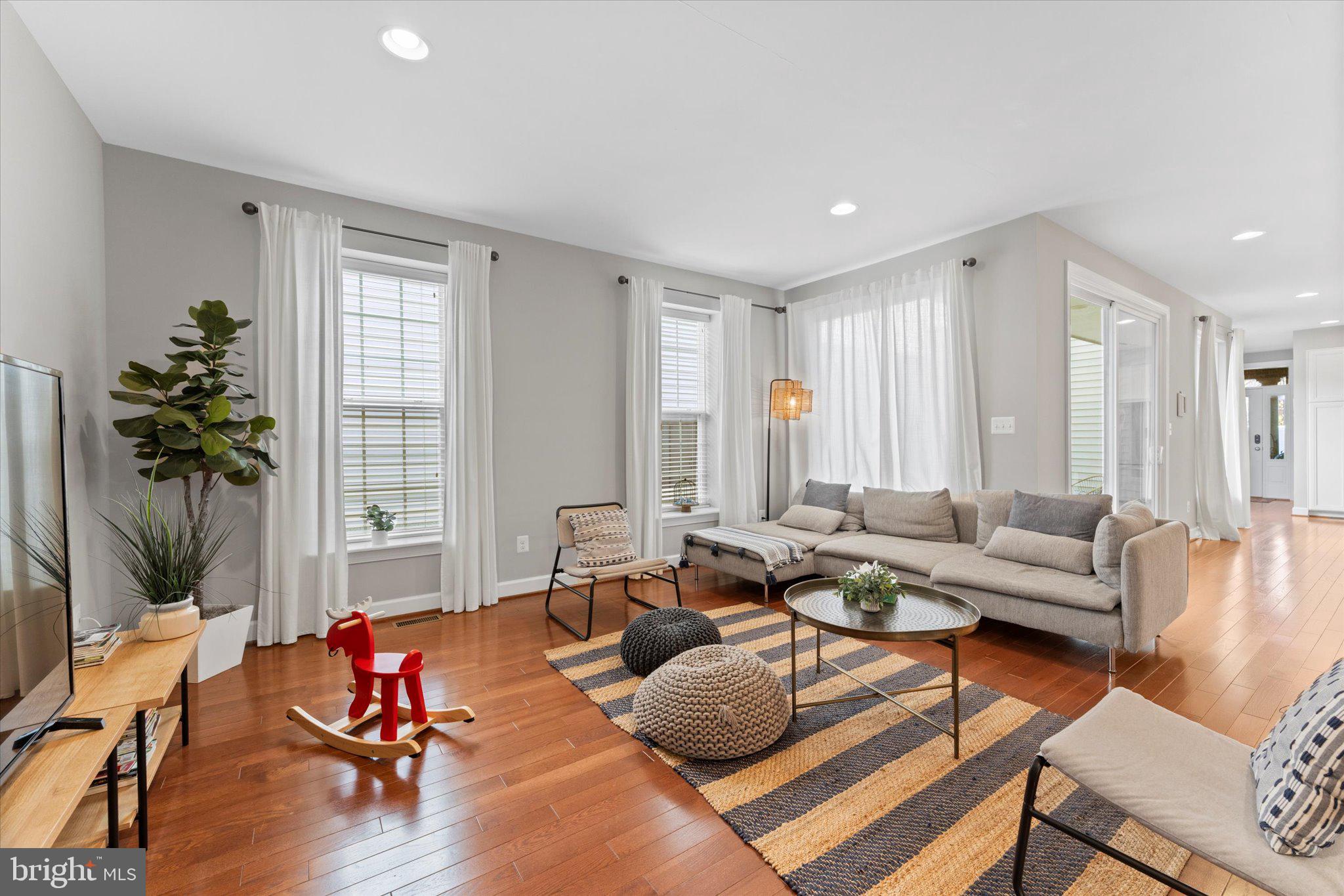 20433 SAVIN HILL DRIVE