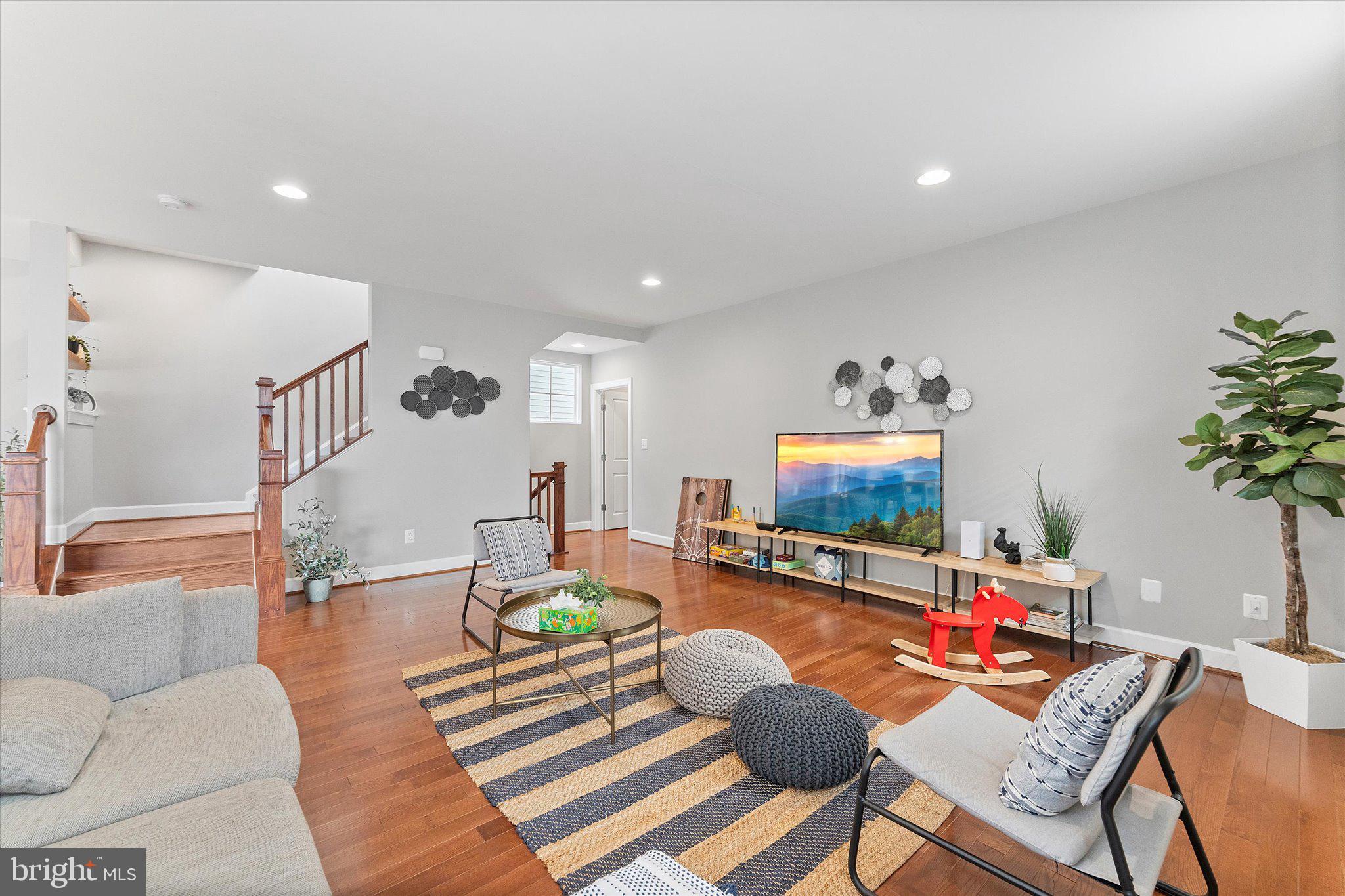 20433 SAVIN HILL DRIVE