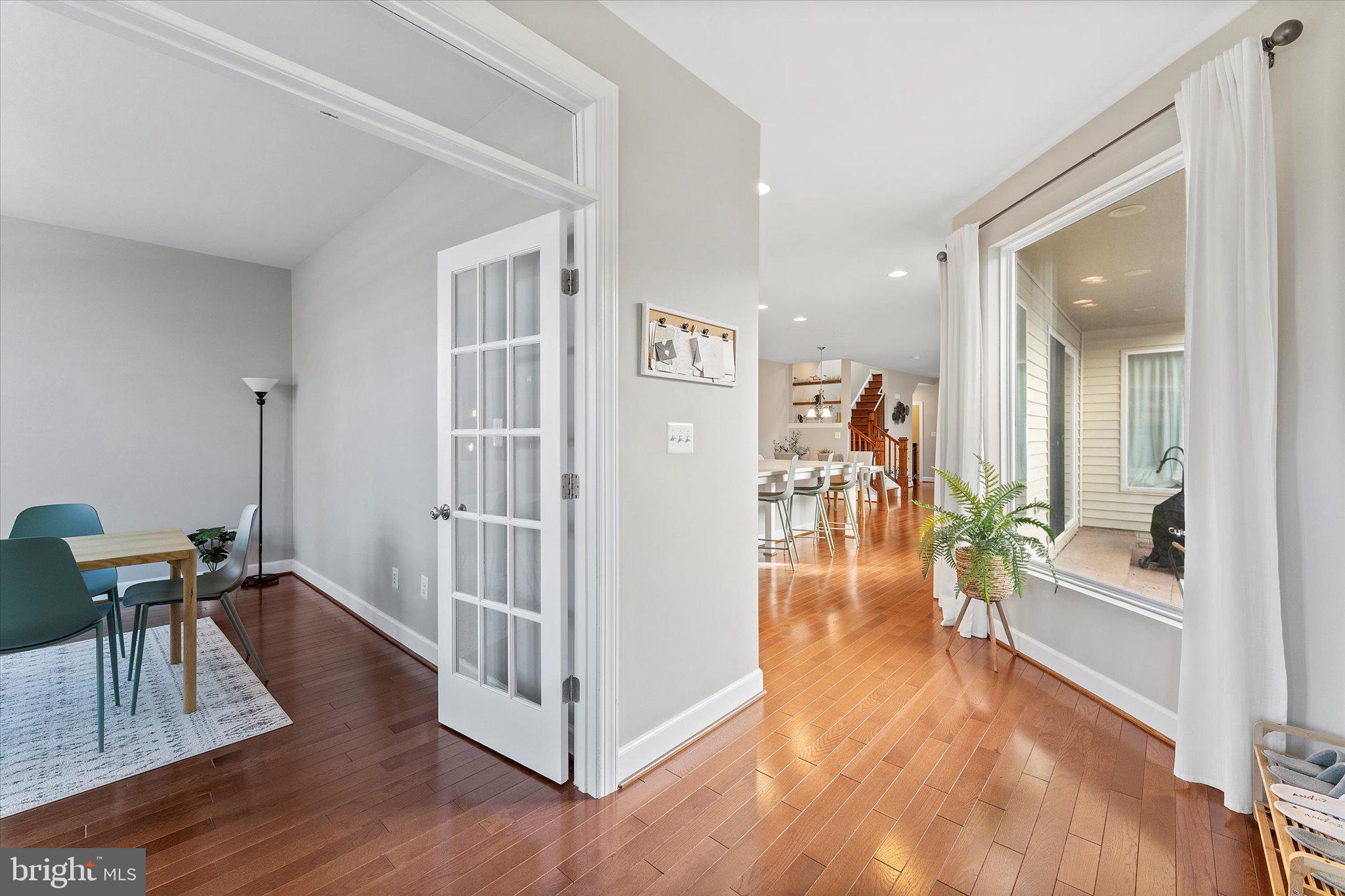 20433 SAVIN HILL DRIVE