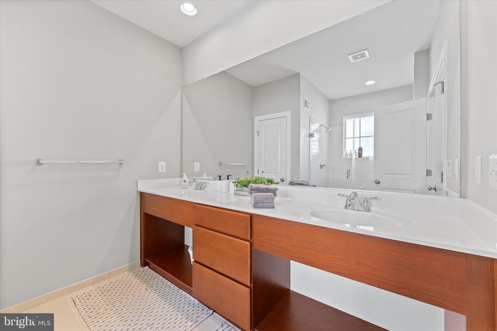 20433 SAVIN HILL DRIVE