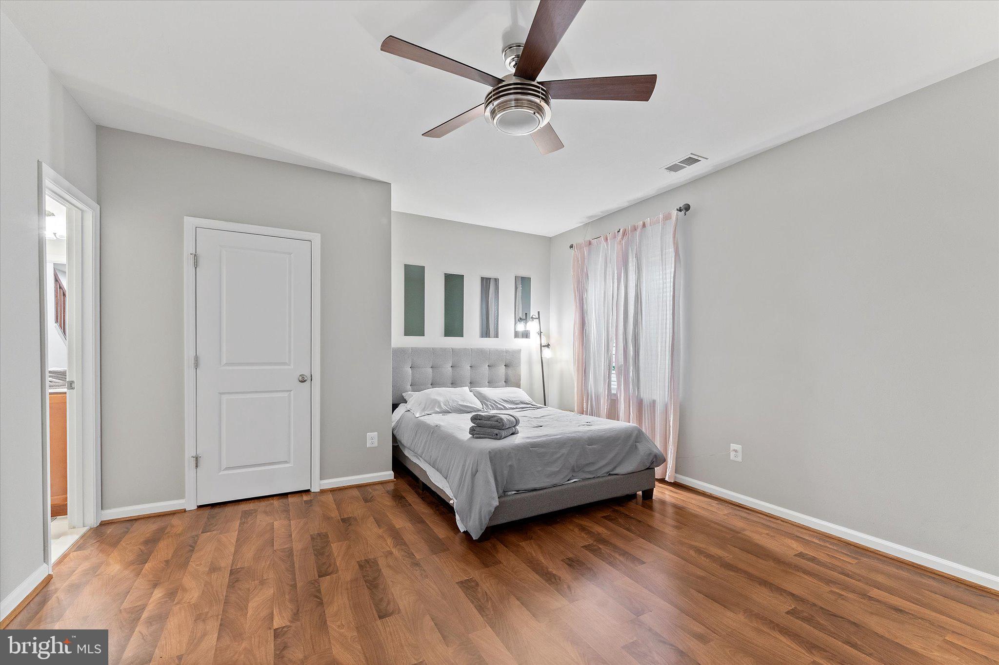 20433 SAVIN HILL DRIVE