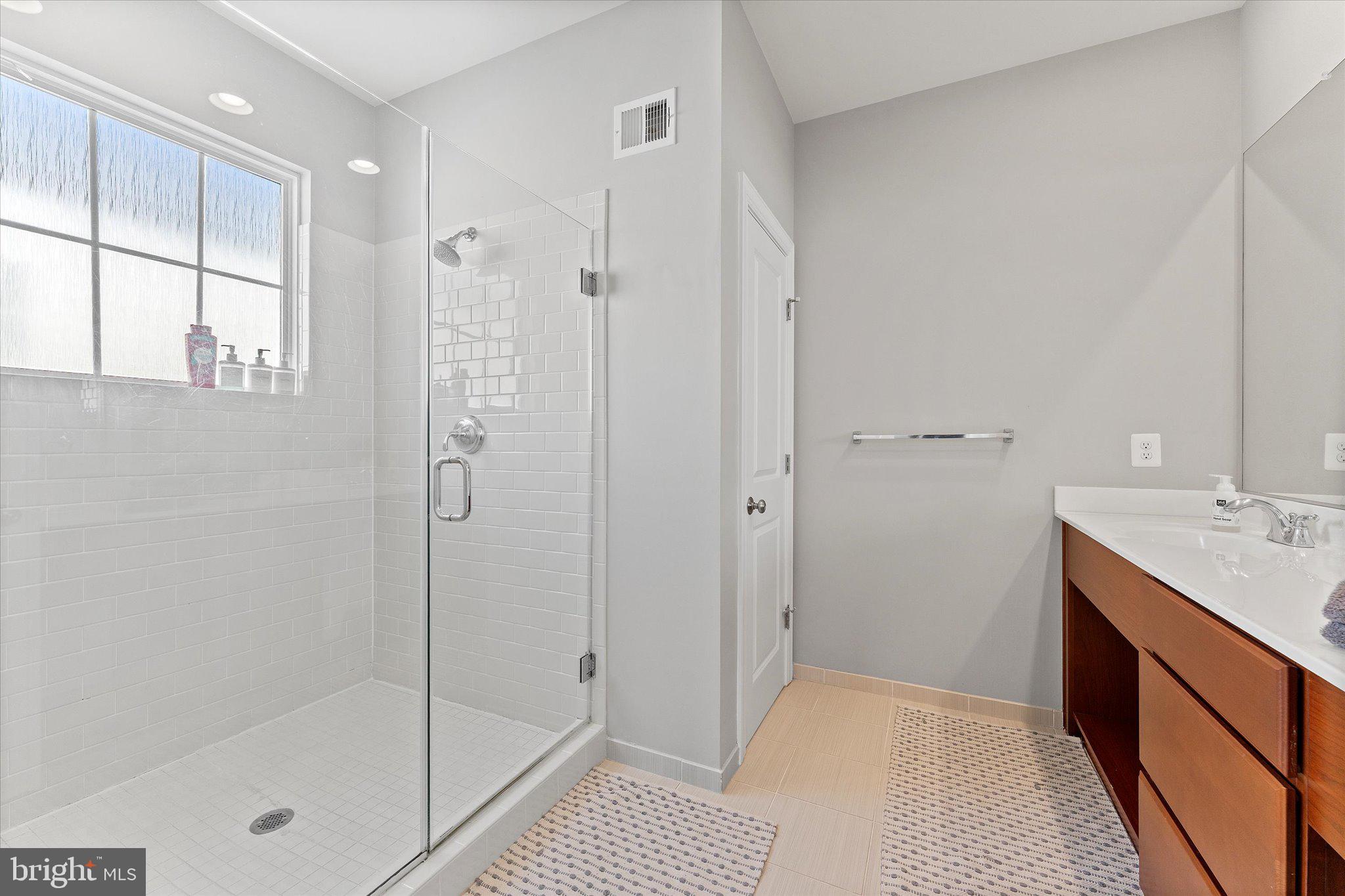 20433 SAVIN HILL DRIVE