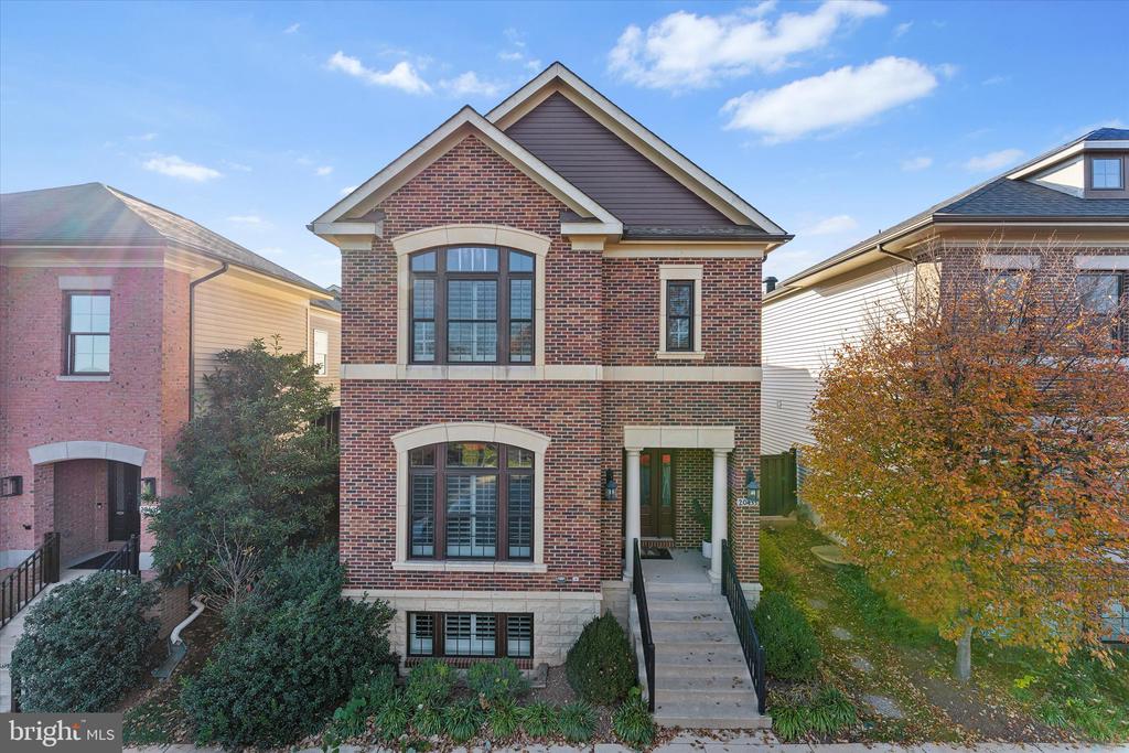 20433 SAVIN HILL DRIVE