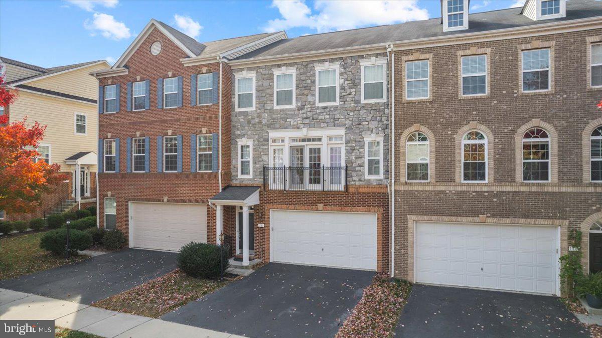 1781 MOULTRIE TERRACE NE