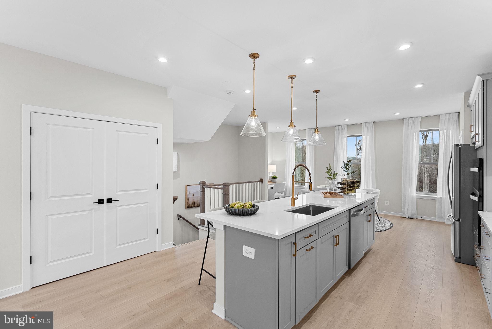 2460 MYSTIC MAROON TERRACE