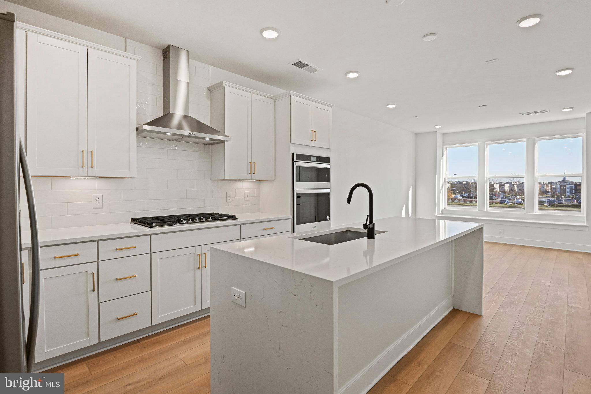 19874 YELLOW DAISY TERRACE