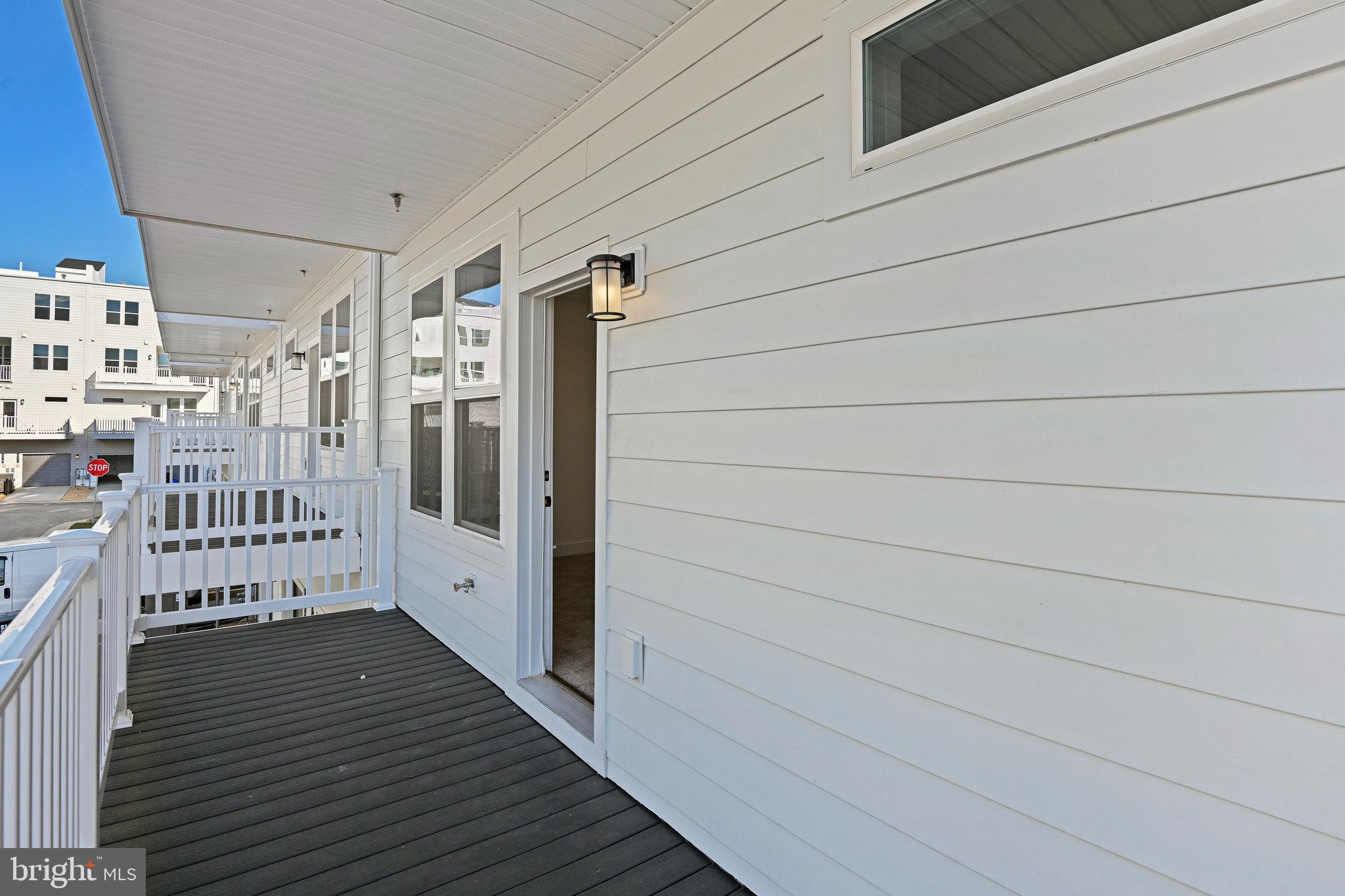 19874 YELLOW DAISY TERRACE