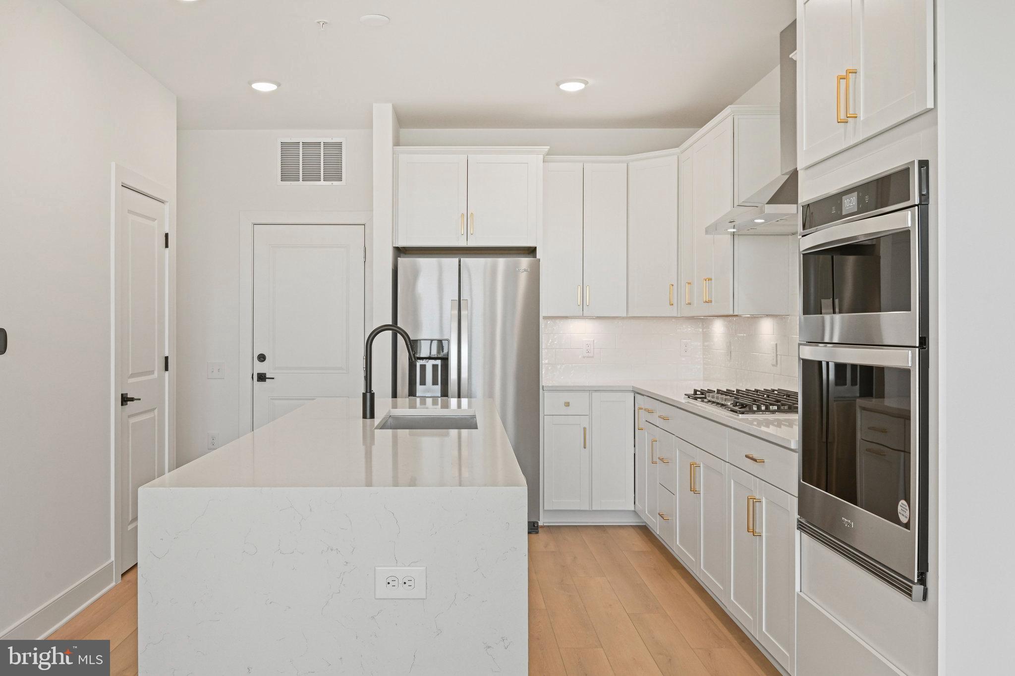 19874 YELLOW DAISY TERRACE