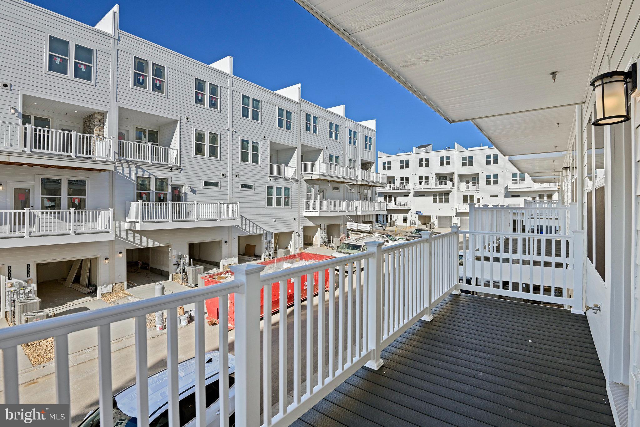 19874 YELLOW DAISY TERRACE