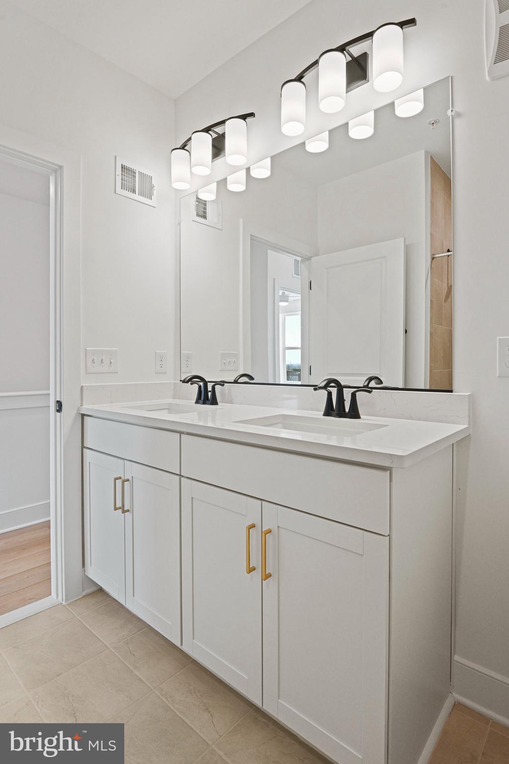 19874 YELLOW DAISY TERRACE