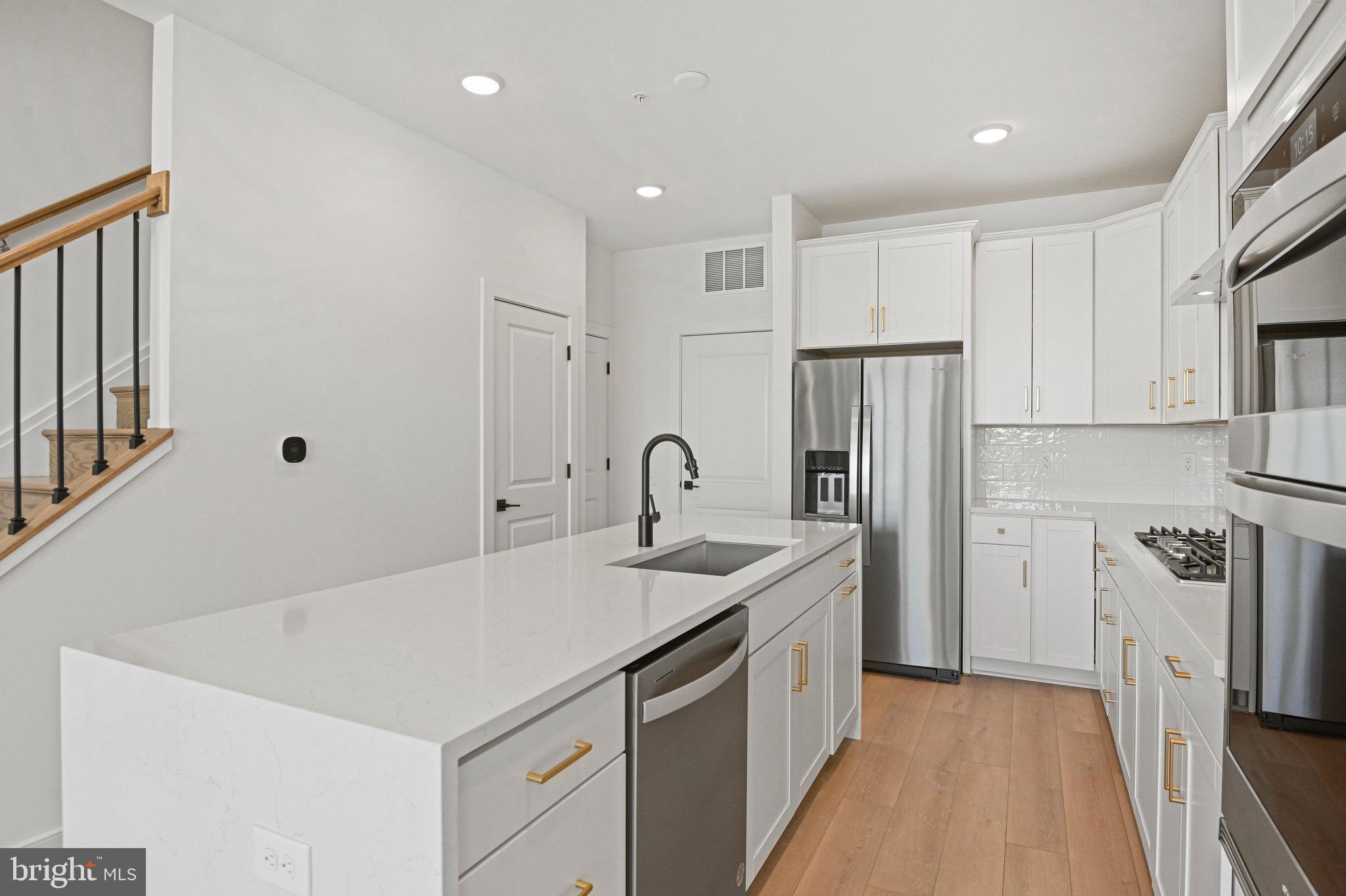 19874 YELLOW DAISY TERRACE