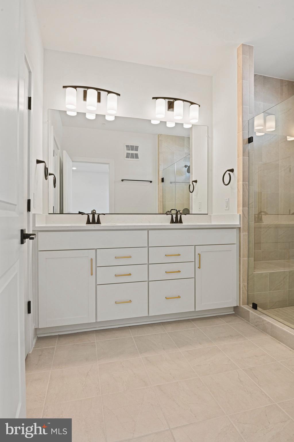 19874 YELLOW DAISY TERRACE