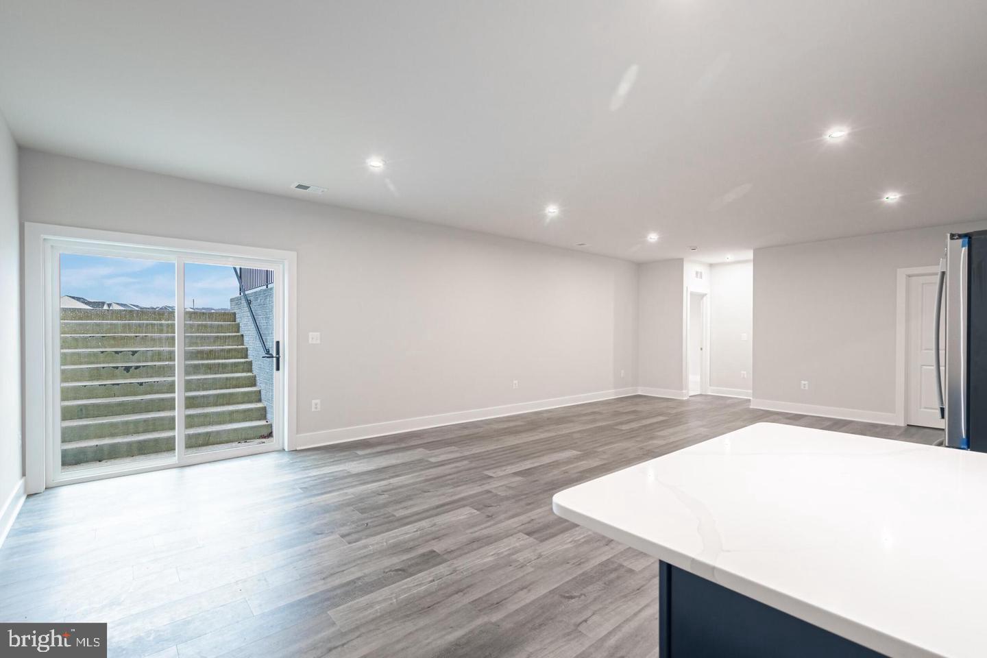 941 WARLANDER DRIVE BASEMENT SW