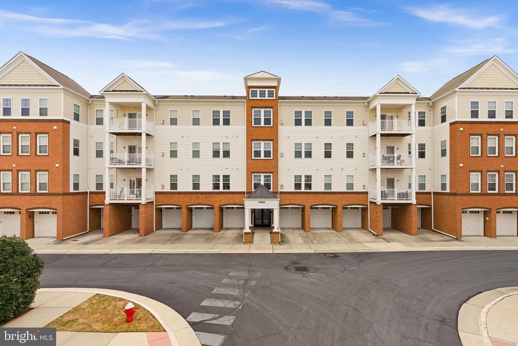 41895 CATHEDRAL VALLEY SQUARE 407