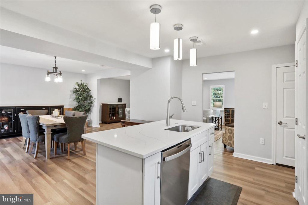 408 BLUE RIDGE AVENUE NE