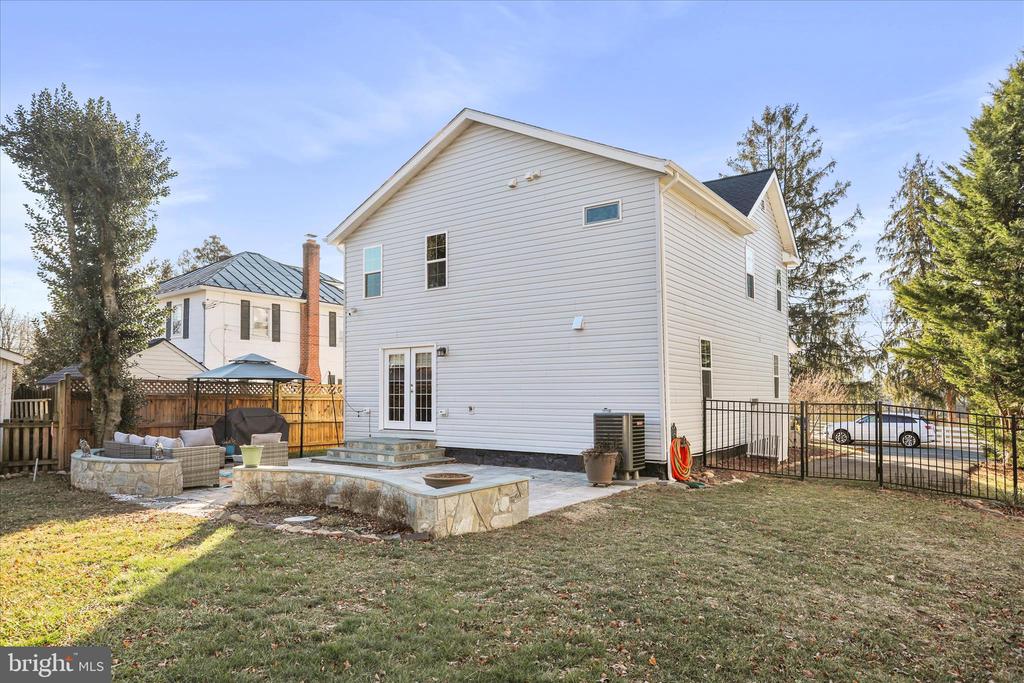 408 BLUE RIDGE AVENUE NE