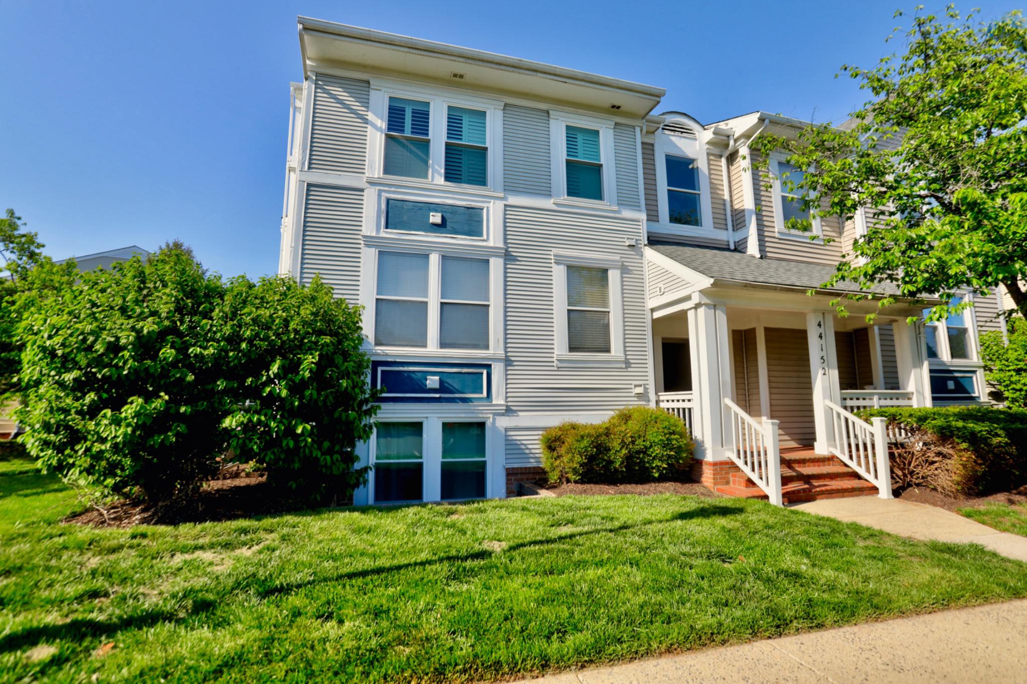 44152 NATALIE TERRACE 102