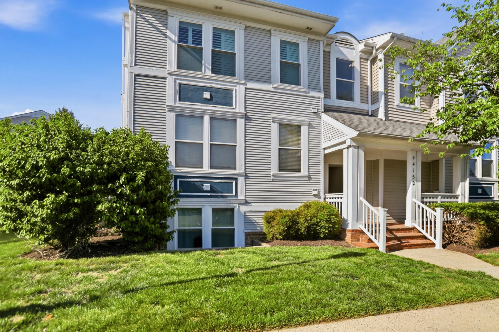 44152 NATALIE TERRACE 102