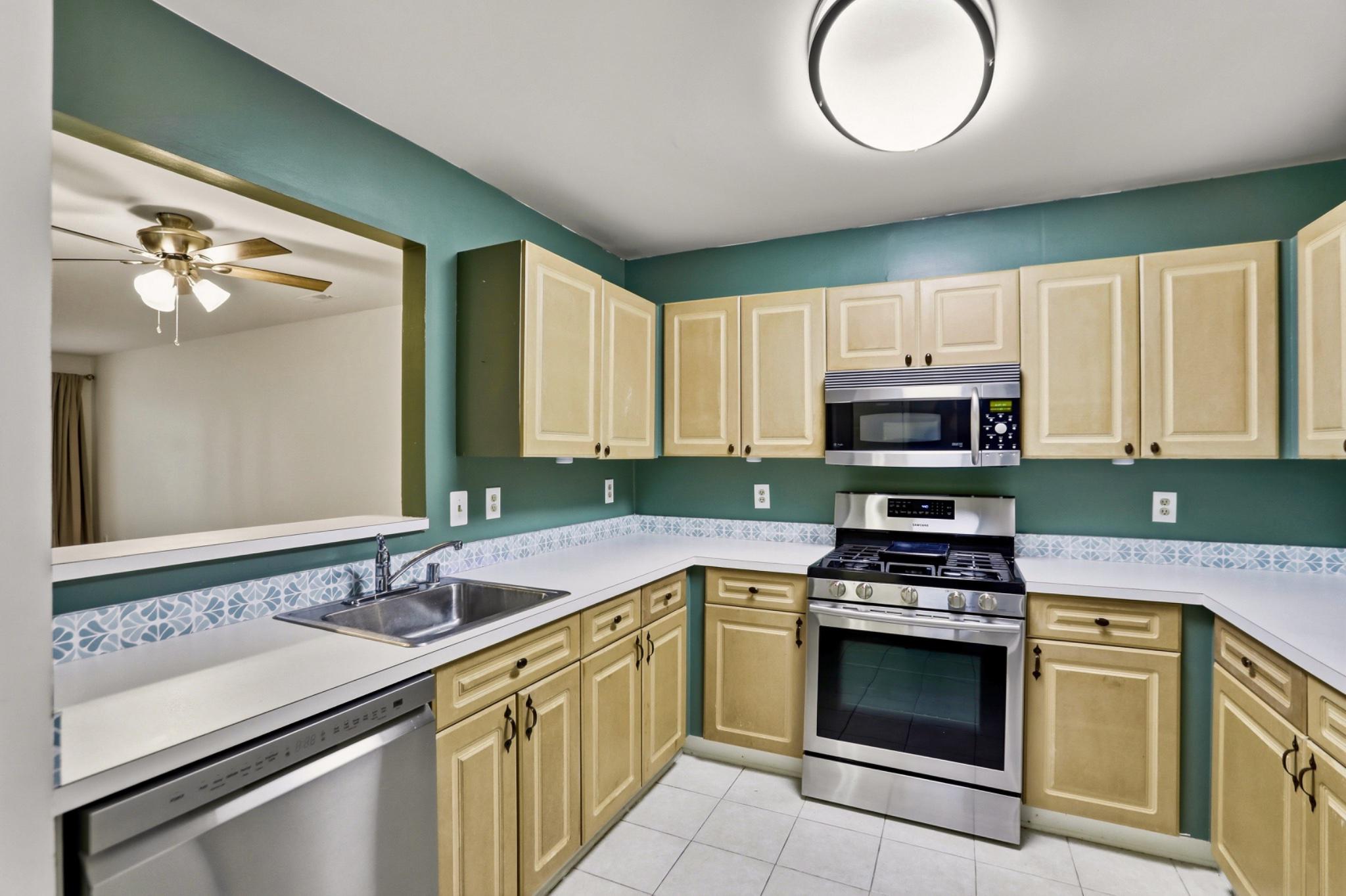44152 NATALIE TERRACE 102