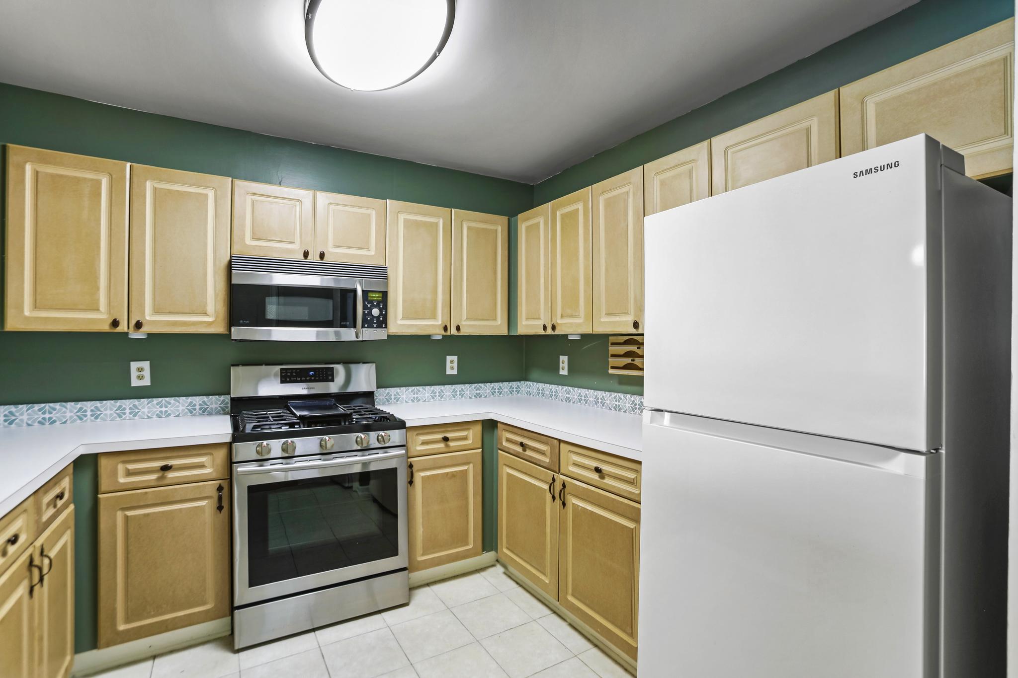 44152 NATALIE TERRACE 102