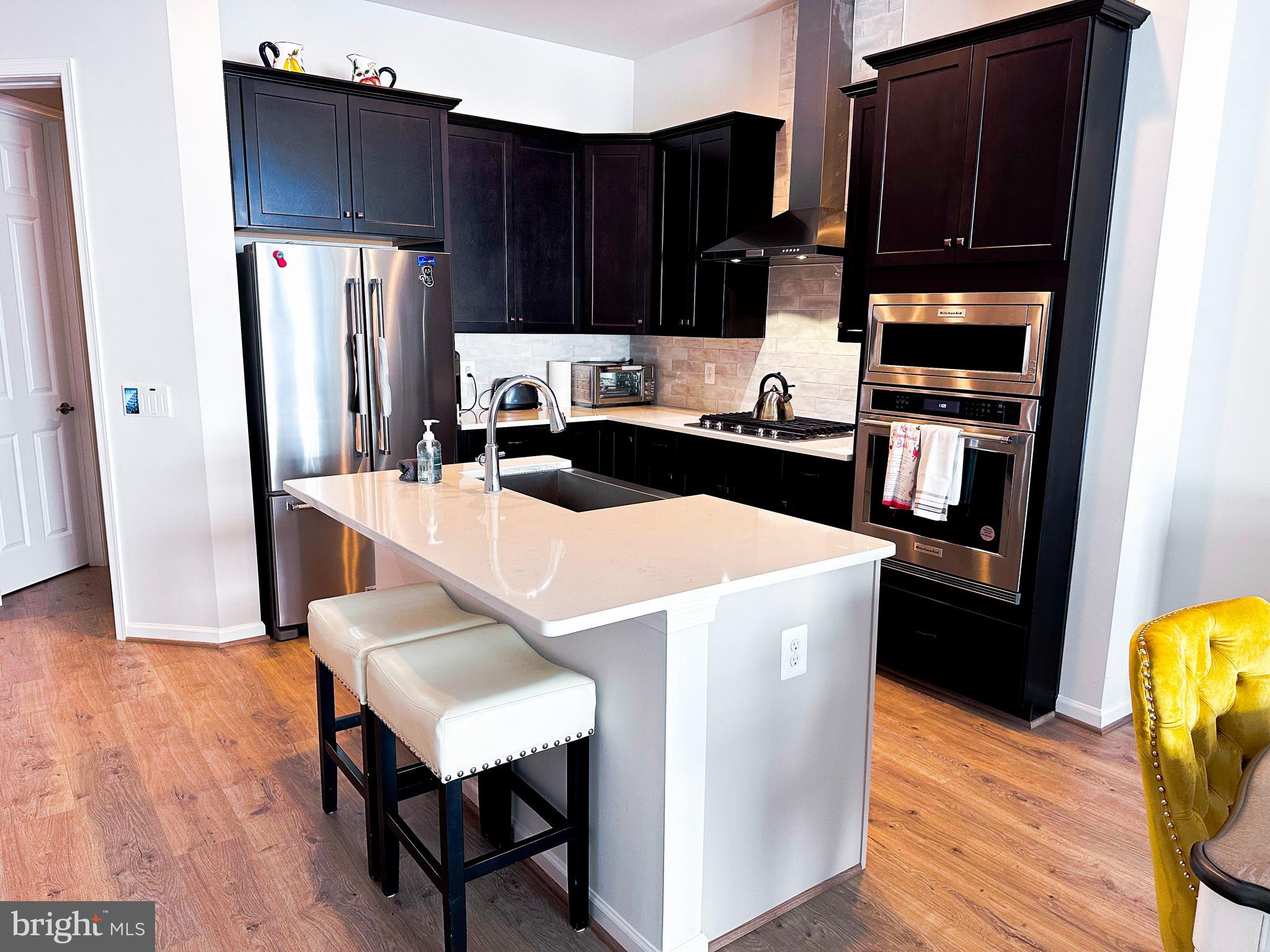 18989 CORAL REEF SQUARE