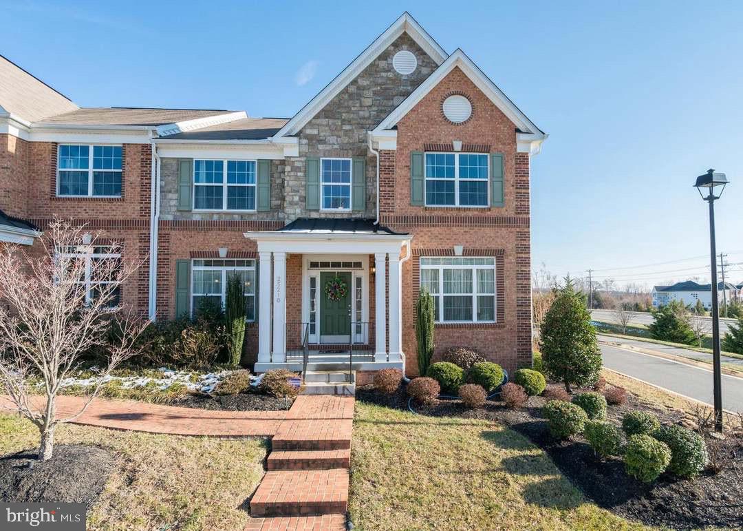 25210 CRESTED WHEAT DRIVE
