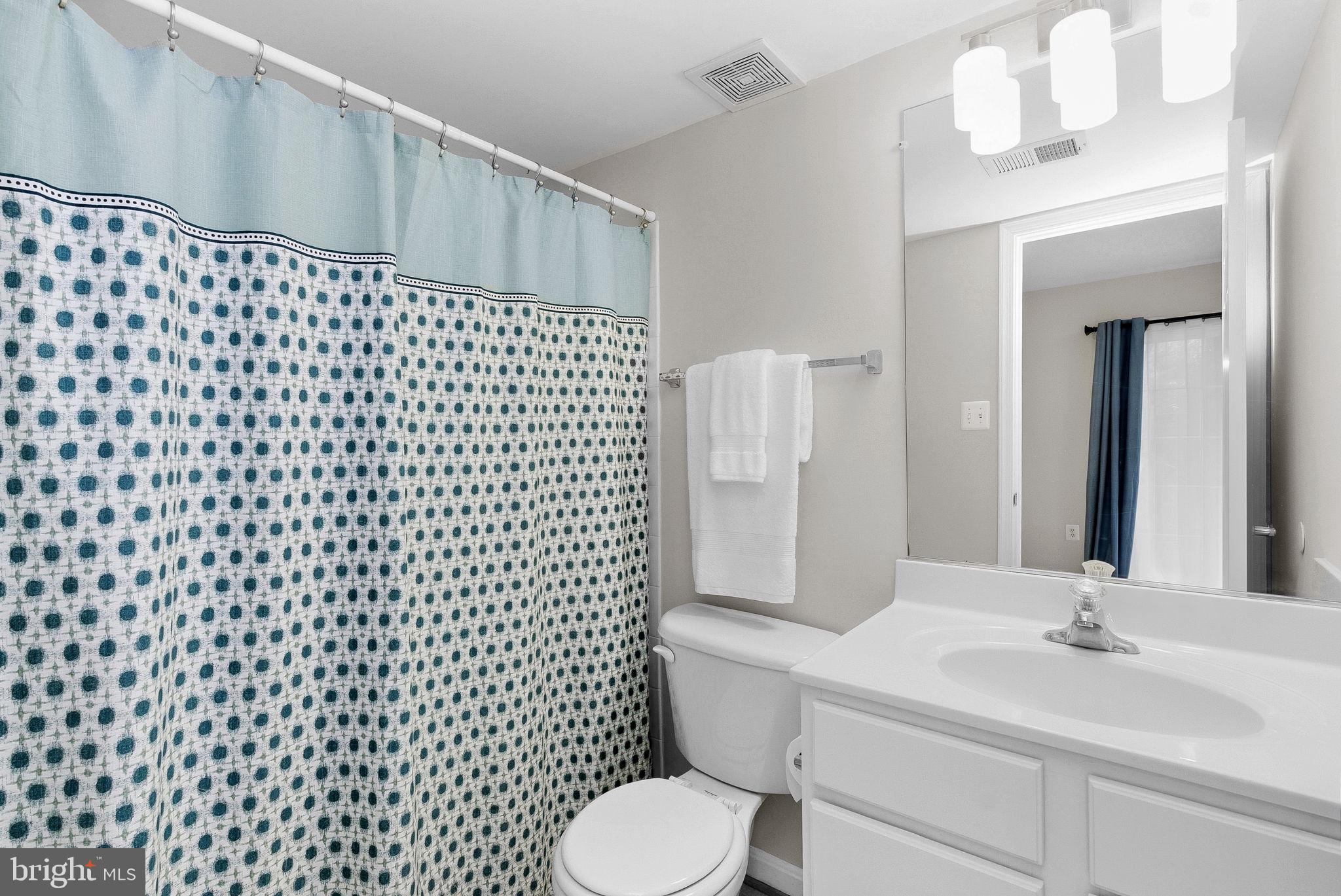 43722 CLEAR LAKE SQUARE